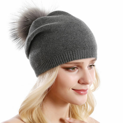 Bonnet Tricoté à Pompon en Fourrure pour Femme – Mode Hiver