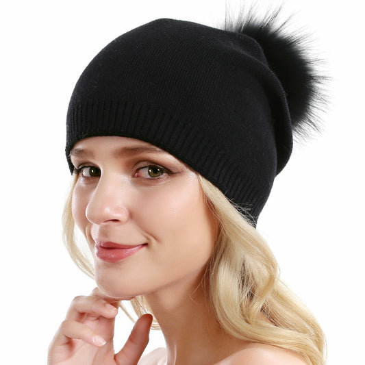 Bonnet Tricoté à Pompon en Fourrure pour Femme – Mode Hiver